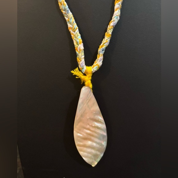 Free People Adjustable Floral Braided Shell Necklace NWT - Picture 2 of 4